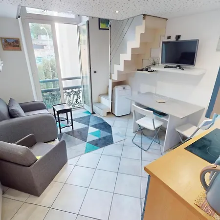 Agreable Mezzanine Proche Plages Et Centre - Fr-1-196-372 Διαμέρισμα
