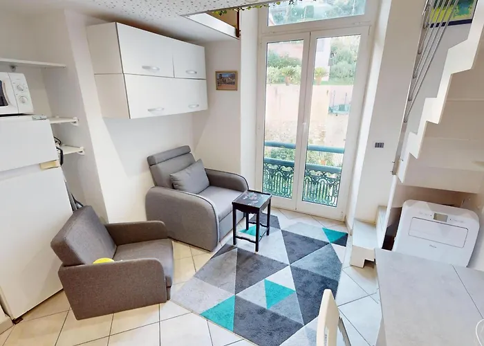 Agreable Mezzanine Proche Plages Et Centre - Fr-1-196-372 Menton
